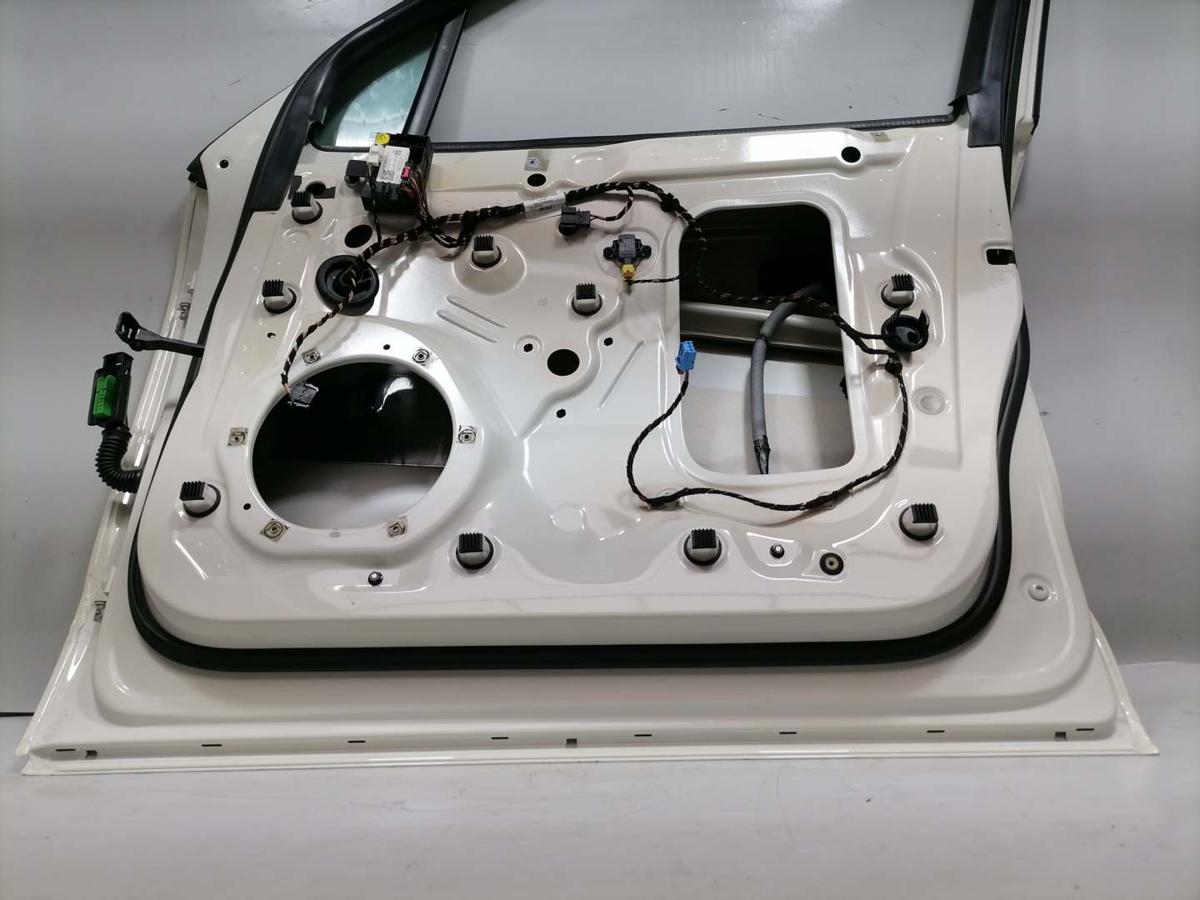 Porsche Macan original T&uuml;r vorn rechts Rohbau mehrere kleine Besch&auml;digungen Bj.2015